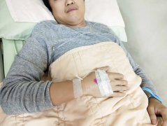 35岁男子身上长红点，确诊肝癌！